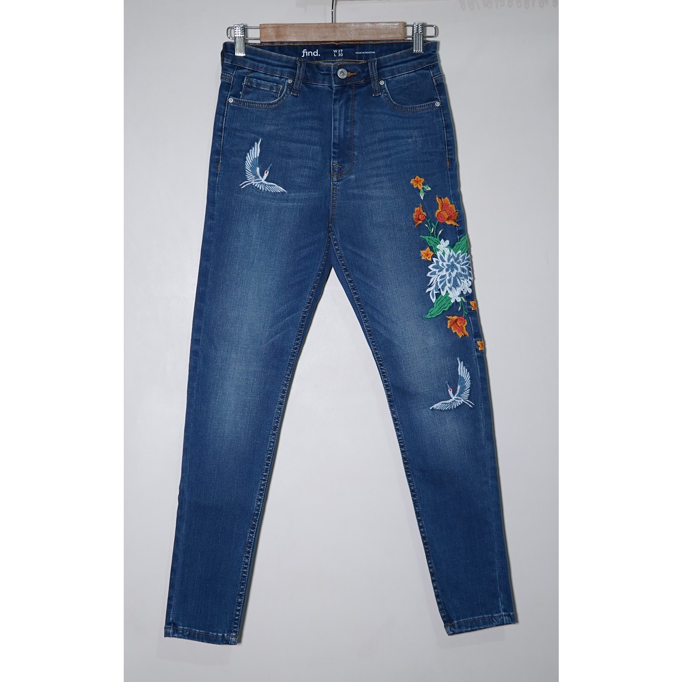 Find Blue Bird & Flower Embroidery High Skinny Jeans