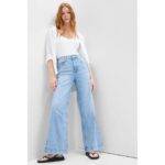 Gap Light Wash High Rise Wide Leg Cropped Jeans