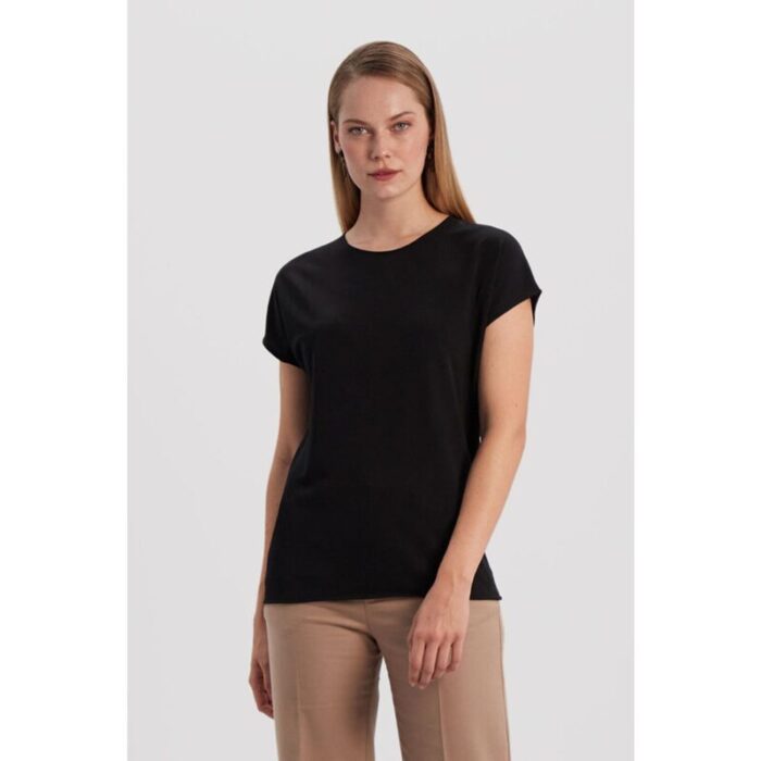 Black Basic Round Neck T-Shirt