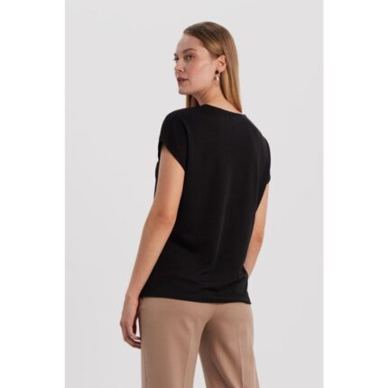 Black Basic Round Neck T-Shirt