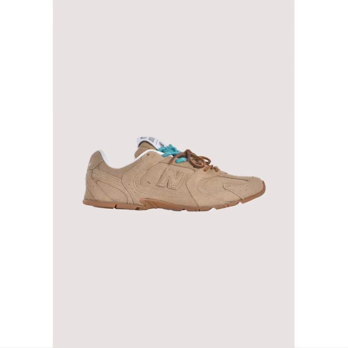 MIU MIU NEW BALANCE 530 – WOMENS BROWN SUEDE